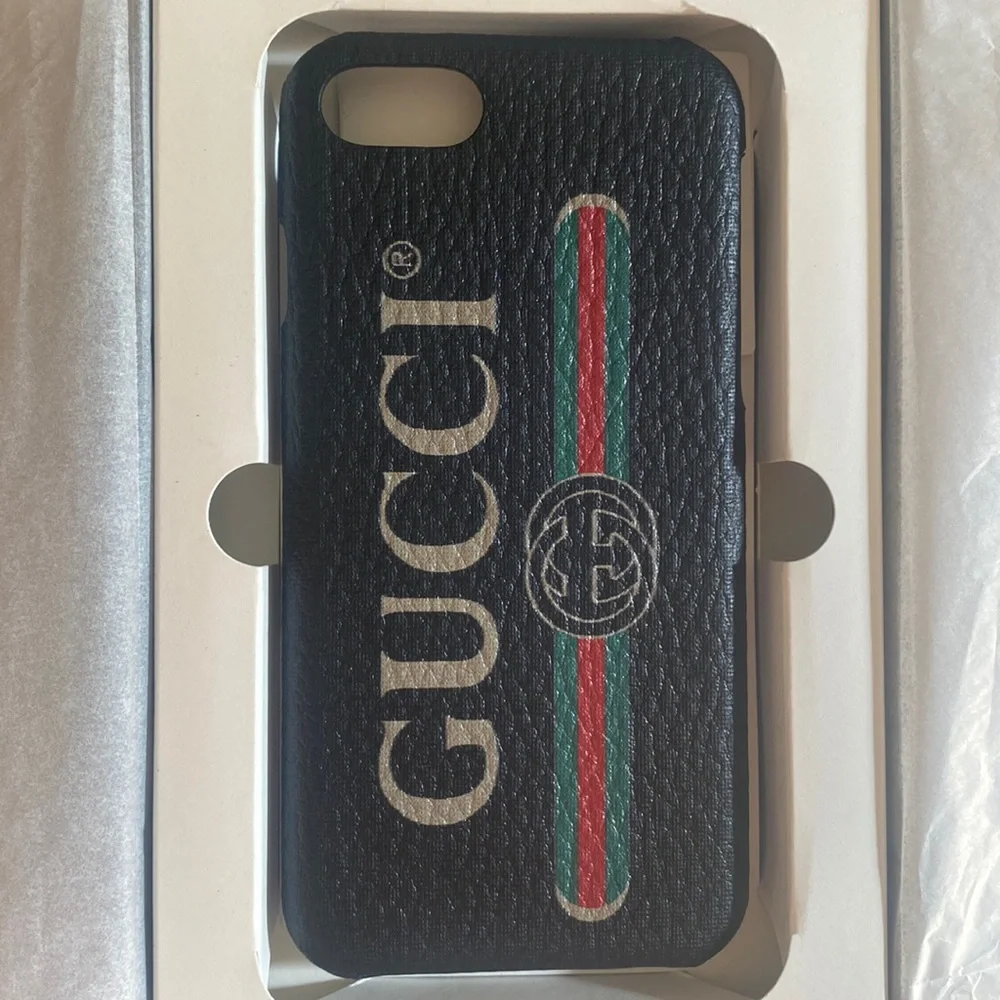 (CFL) Authentic Gucci iPhone 7/8 SE iPhone Case, New in‎ Box